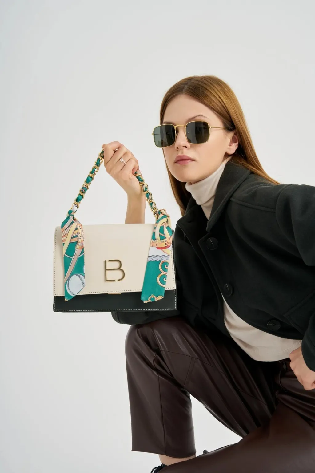 Çantë crossbody Lucky Bees, krem dhe e gjelbër e errët, 918 - 1