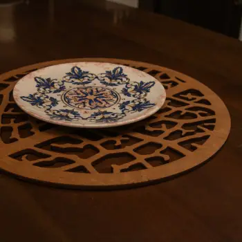Set nënshimesh druri për tavolinë (4 copë), Hermia, ngjyrë arre