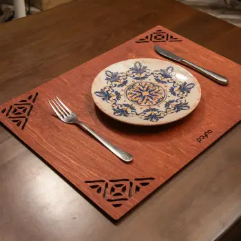 Set nënshtruesish tavoline prej druri (6 copë), Hermia, Monstera - ngjyrë rozë