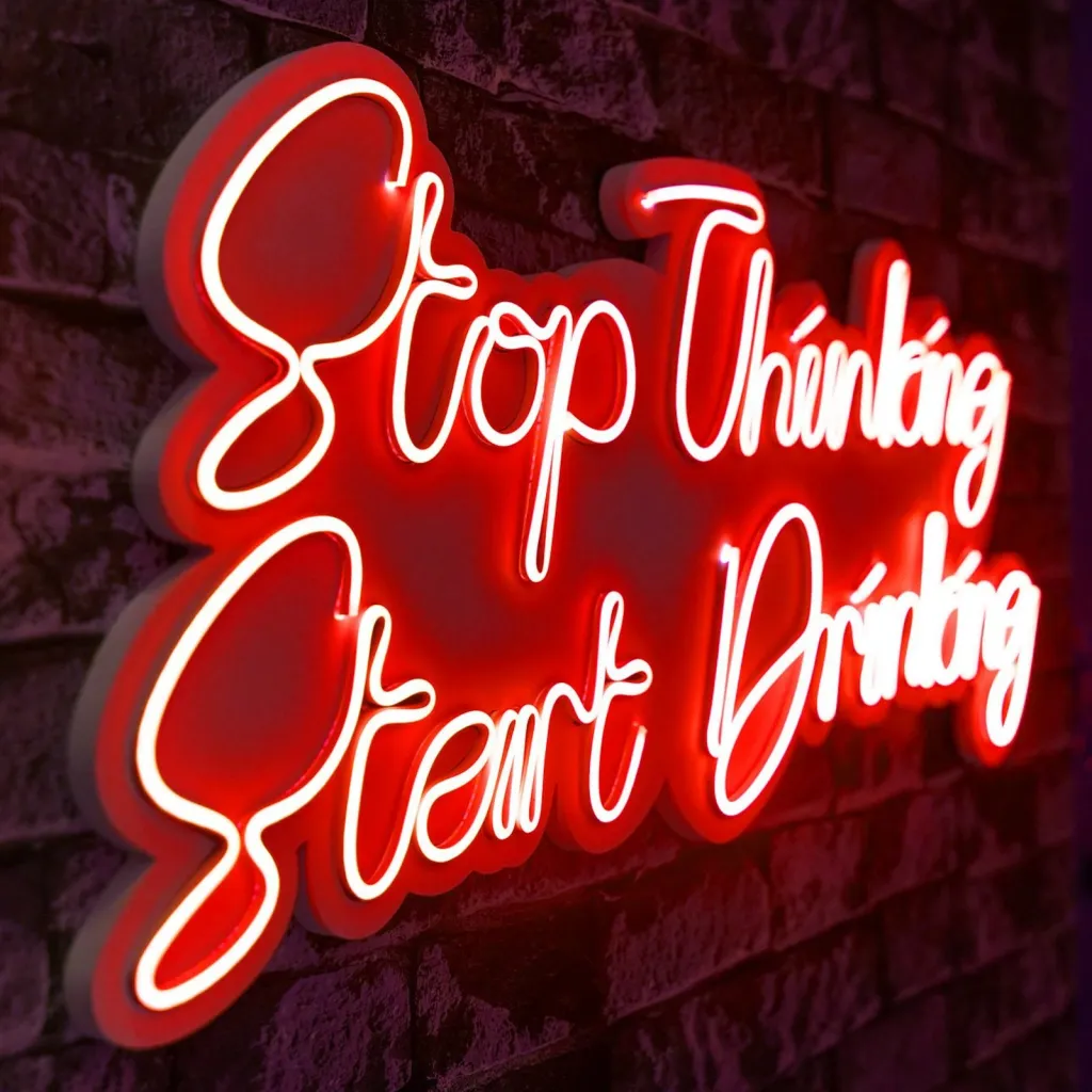 Dritë dekorative LED plastike për mur, 'Stop Thinking Start Drinking', e kuqe - 2