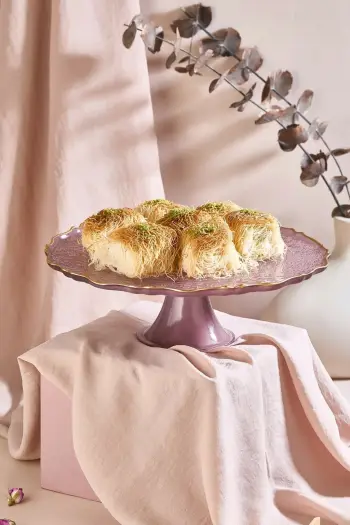 Pjatë servirëse për ëmbëlsira Hermia, e vjollcë