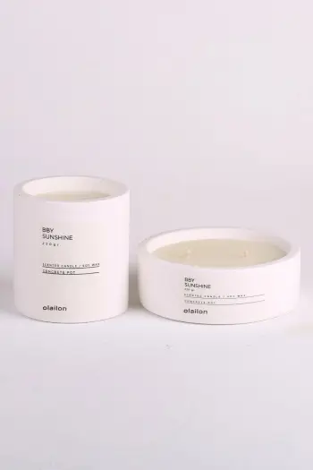 Set qirinjsh (2 copë), Aberto Design, Bby Sunshine, aromë sandalwood, ngjyrë e bardhë