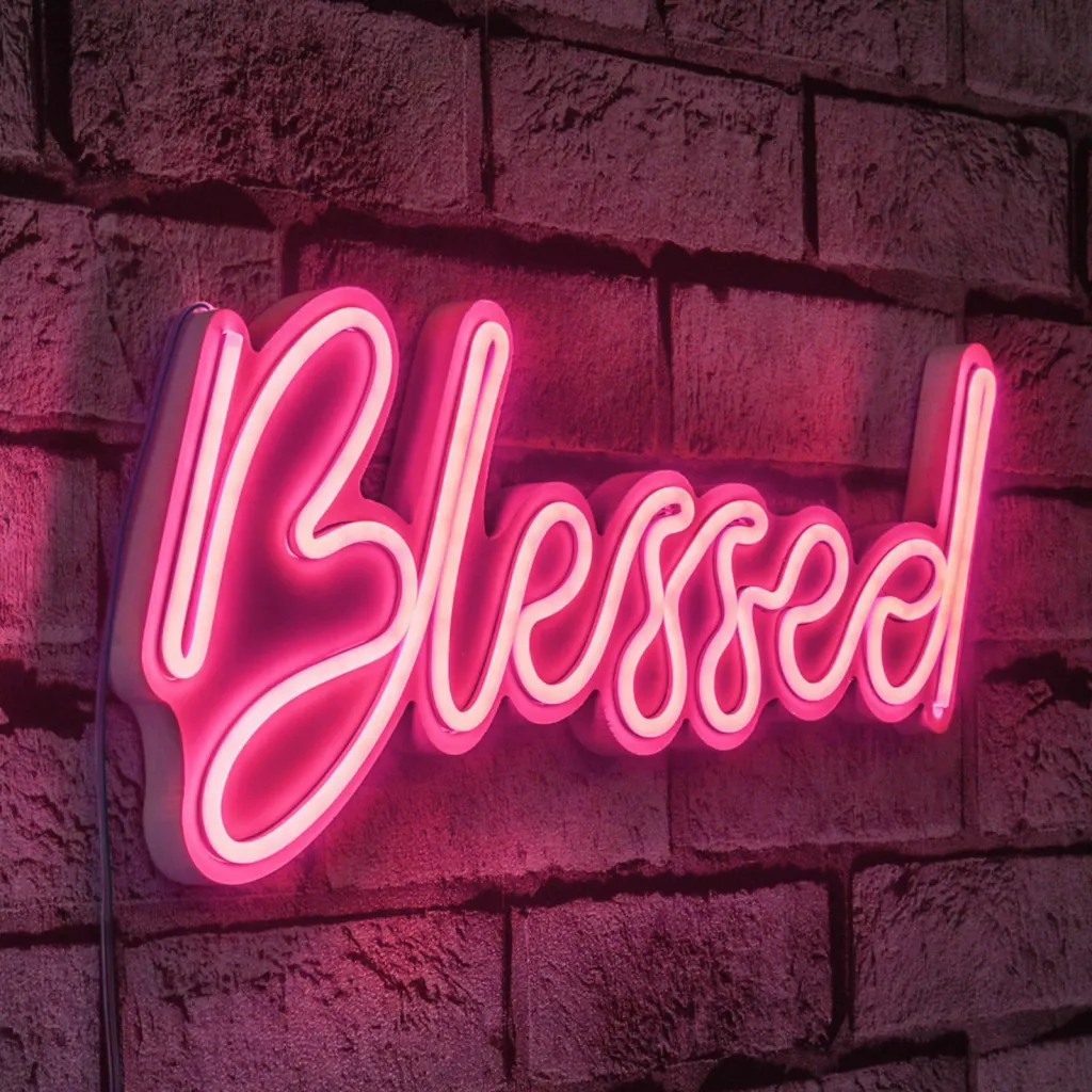 Dritë dekorative LED në mur, plastikë, 'Blessed', ngjyrë rozë - 1