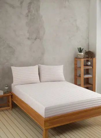 Set çarçafësh dopio L'essentiel, saten Water Yollu, ngjyrë kafe