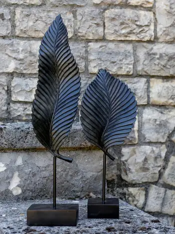 Dekor UMI Totem, polirezine, metal, e zezë, 13x9x57cm