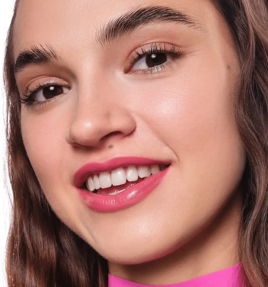 Buzëkuq Essence Satin Glow Luminous Shine, 03 Rose And Shine, 3.5 g - 2