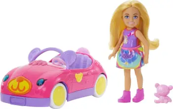 Barbie Chelsea – Kukulla Chelsea me Makinë Rozë dhe Ariun prej Pelushi