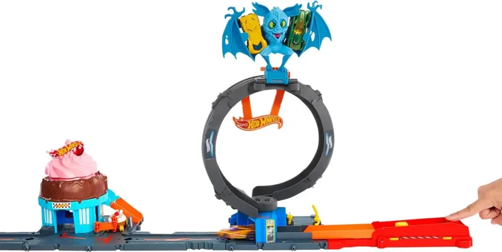 Hot Wheels City Bat Loop Attack Playset - 3