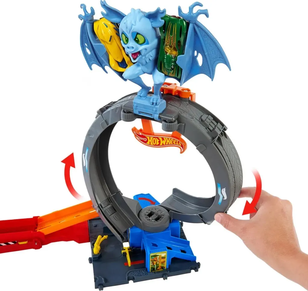 Hot Wheels City Bat Loop Attack Playset - 4