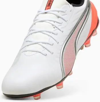 Atlete futbolli për meshkuj Puma, të bardha
