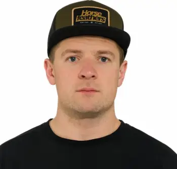 Kapele Per Meshkuj Caster Gjelber Mbyllte