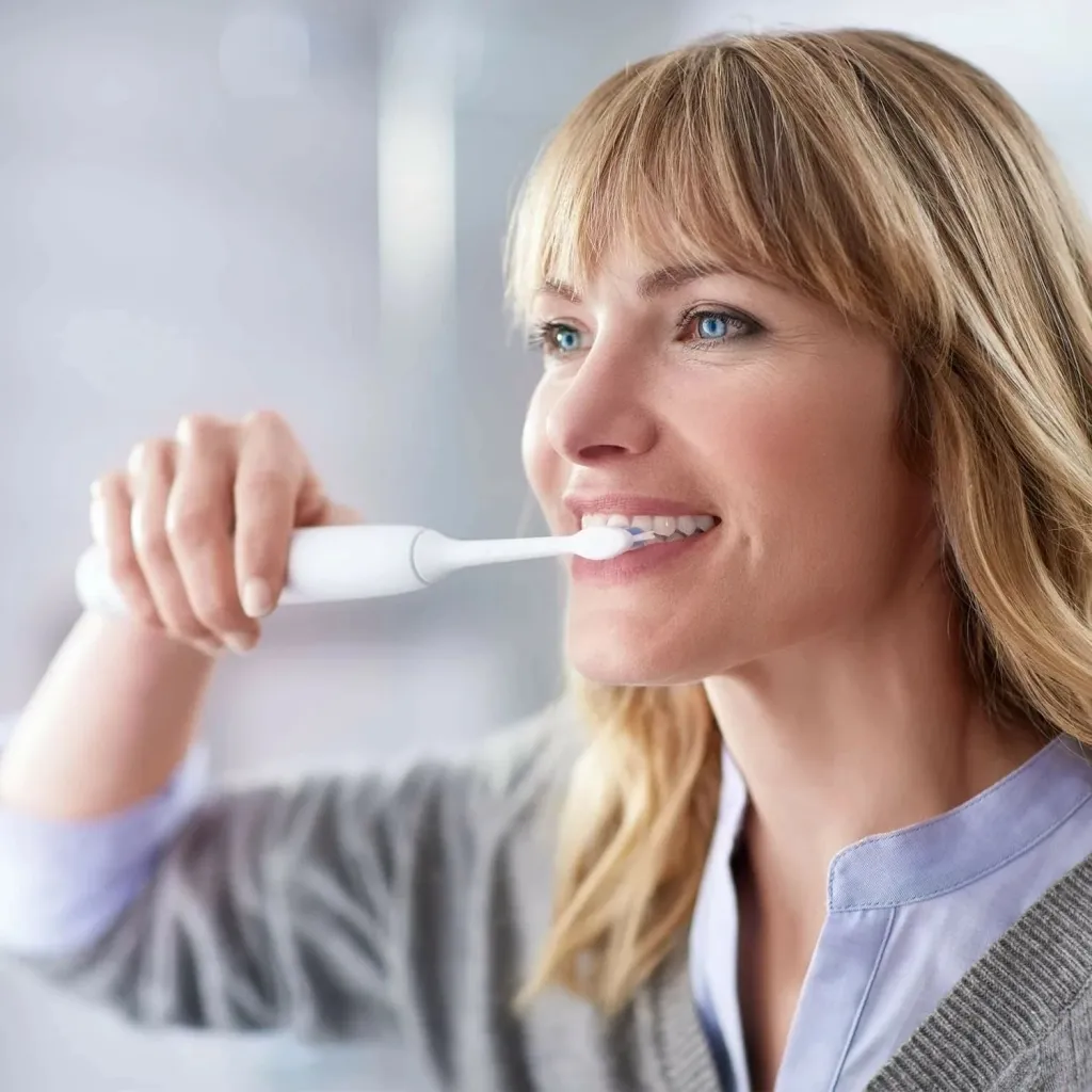 Furçë dhëmbësh sonike Philips Sonicare 4300 HX6807/51, e bardhë - 1
