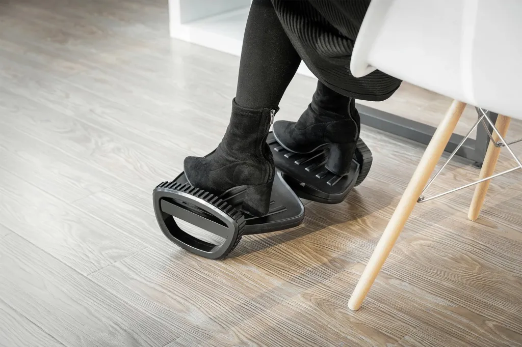 Mbështetëse ergonomike për këmbë Digitus Rocking, sipërfaqe kundër rrëshqitjes, kënd i rregullueshëm, e zezë - 3