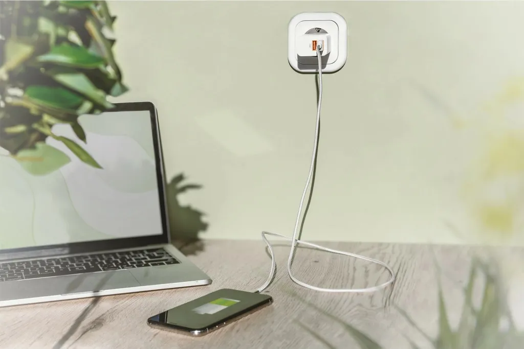 Karikues Digitus 2x USB-A, 15.5W, i bardhë - 5