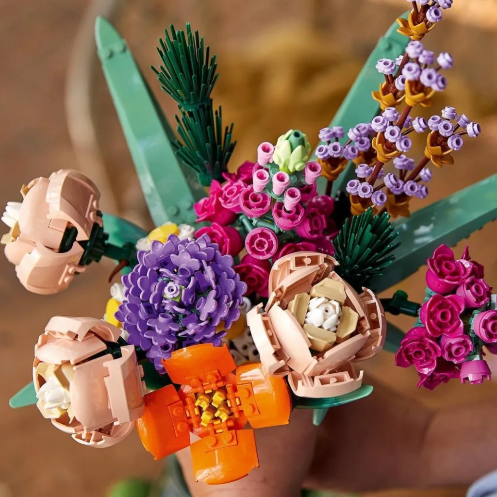 Set LEGO Creator Expert: Flower Bouquet (10280), 756 elemente - 5