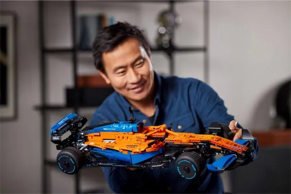 Set lodër LEGO Technic McLaren Formula 1 Race Car (42141) - 2