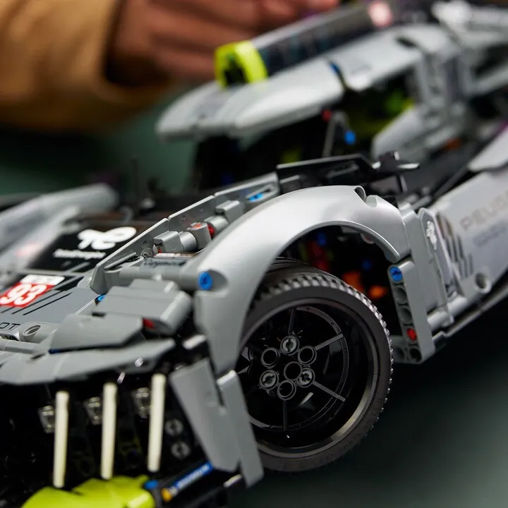 Lodër LEGO® Technic 42156 PEUGEOT 9X8 24H Le Mans Hybrid Hypercar - 6