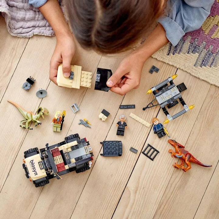 Set LEGO® Jurassic World™ 76951 Pyroraptor and Dilophosaurus Transporter - 4