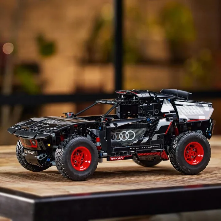 Set LEGO® Technic 42160 Audi RS Q e-tron, 914 copë - 5