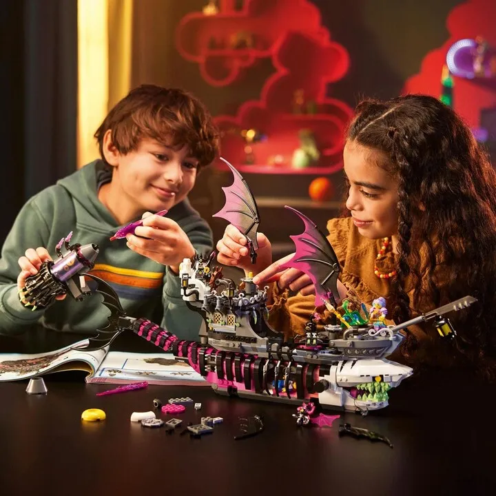 Figurë LEGO® DREAMZzz™ 71469 Nightmare Shark Boat - 4