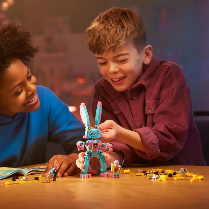 Figurë LEGO® DREAMZzz™ 71453 Izzie and Bunchu Bunny - 4