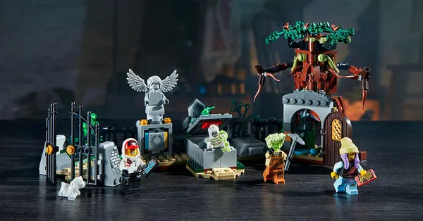 Set figurash LEGO Hidden Side 70420 Mystery in the cemetery - 11