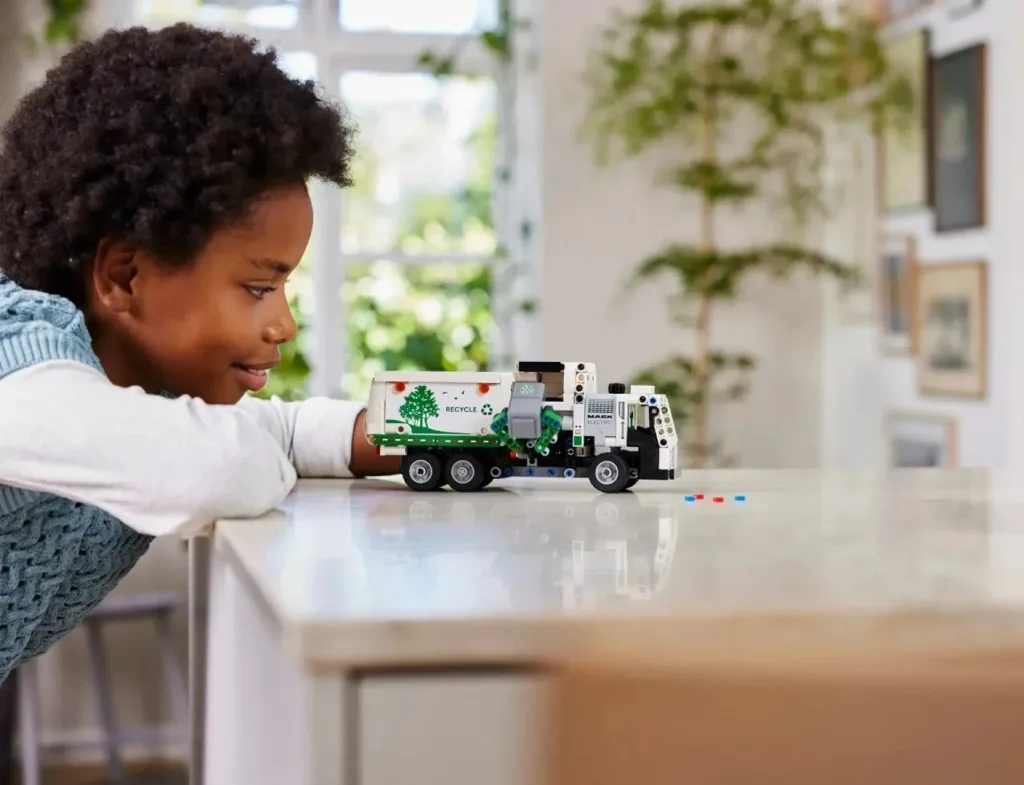 Set Lego Technic 42167 MACK LR Electric Garbage Truck - 9