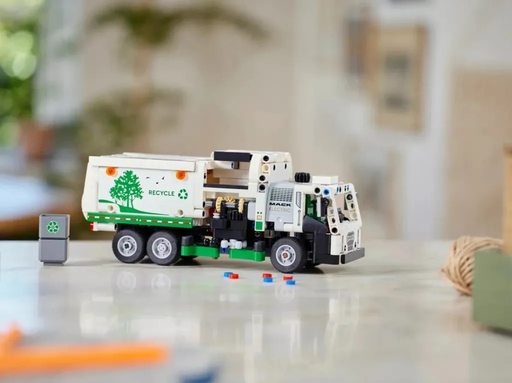 Set Lego Technic 42167 MACK LR Electric Garbage Truck - 10