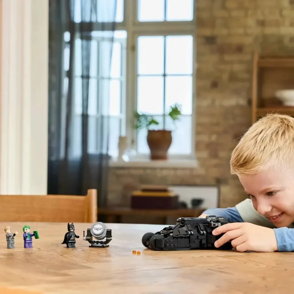 Lego Batman 76303 Tumbler vs. Two-Face & The Joker - 7