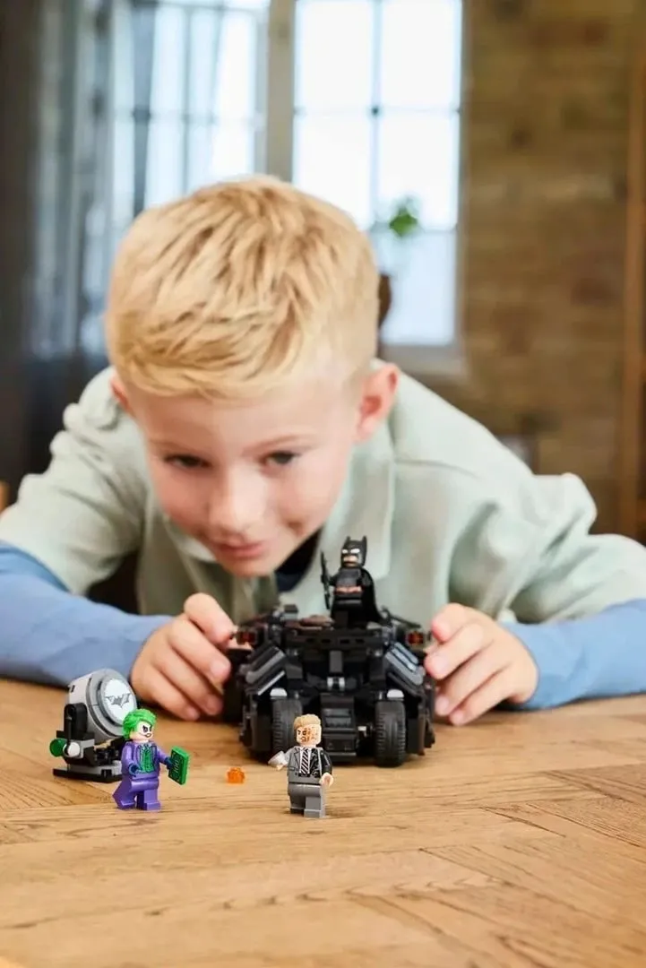 Lego Batman 76303 Tumbler vs. Two-Face & The Joker - 8
