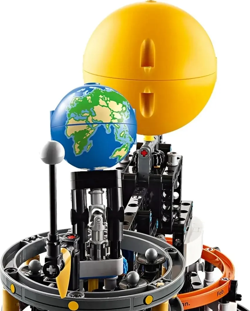 Set LEGO TECHNIC 42179 Planet Earth and Moon in Orbit - 6