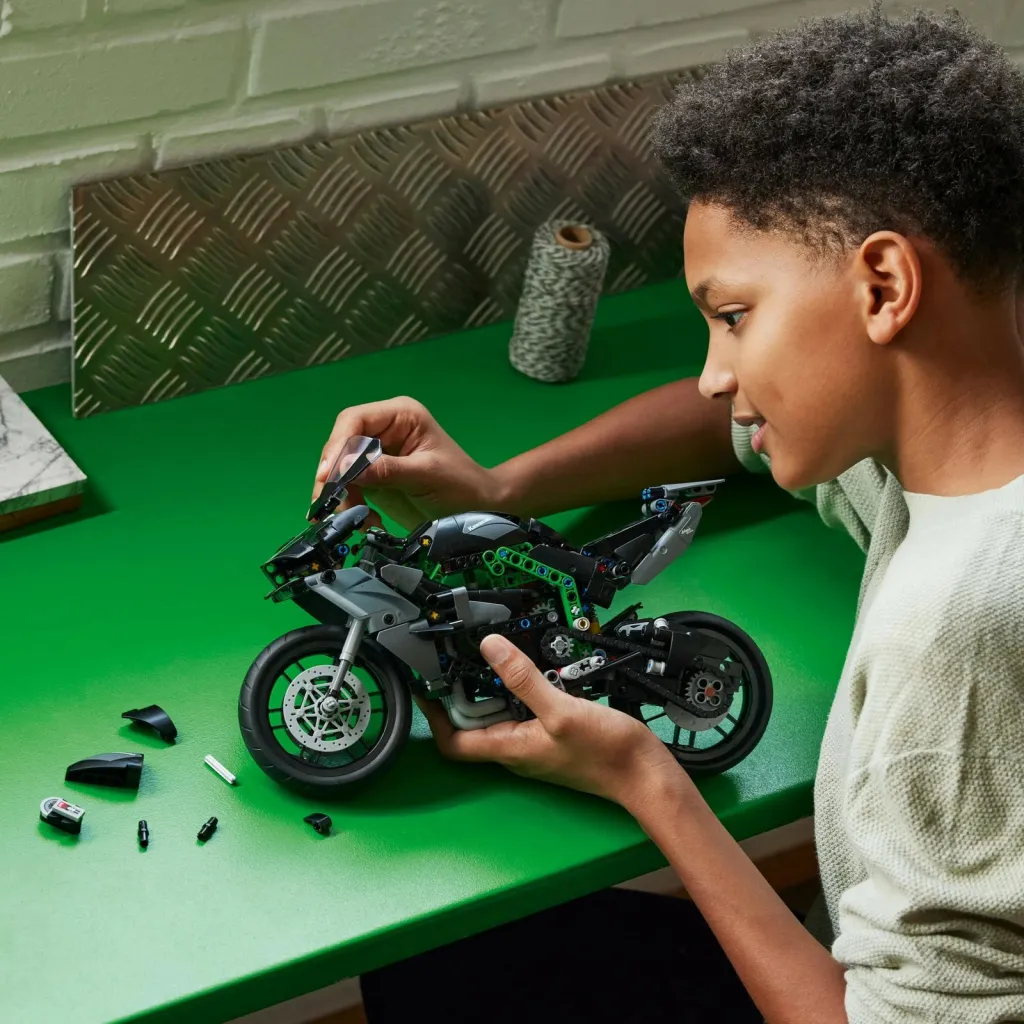 Set ndërtimi LEGO Technic Kawasaki Ninja H2R, 643 pjesë, shumëngjyrësh - 13