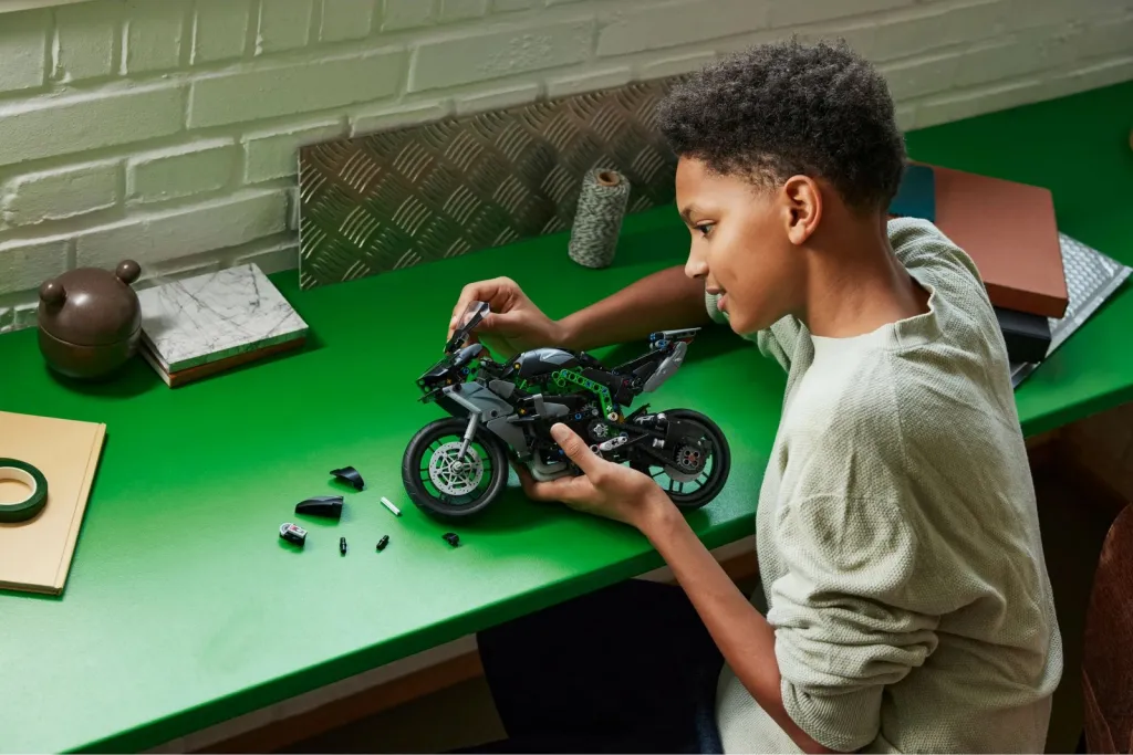 Set ndërtimi LEGO Technic Kawasaki Ninja H2R, 643 pjesë, shumëngjyrësh - 9
