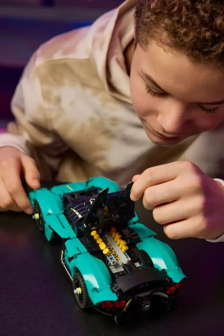Set LEGO Technic Aston Martin Valkyrie 42208, 707 pjesë, për moshën 9+ - 1