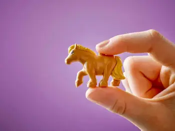 Set LEGO Friends Pony Ranch & Stable 42654, 727 pjesë, për fëmijë 7+