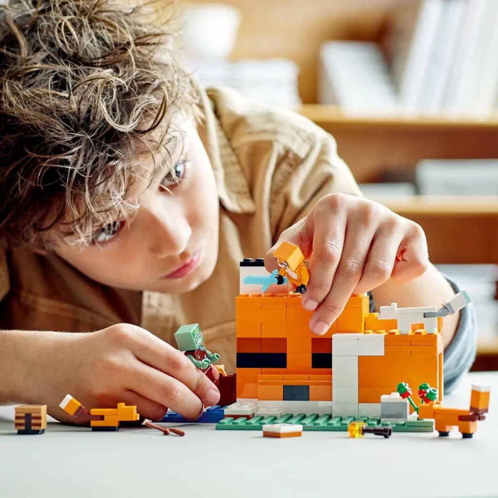 LEGO Minecraft – The Fox Lodge - 3