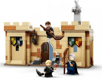 Set ndërtimi LEGO Harry Potter Hogwarts™: Mësimi i parë i fluturimit, 7 vjeç e lart, 264 pjesë, shumëngjyrësh