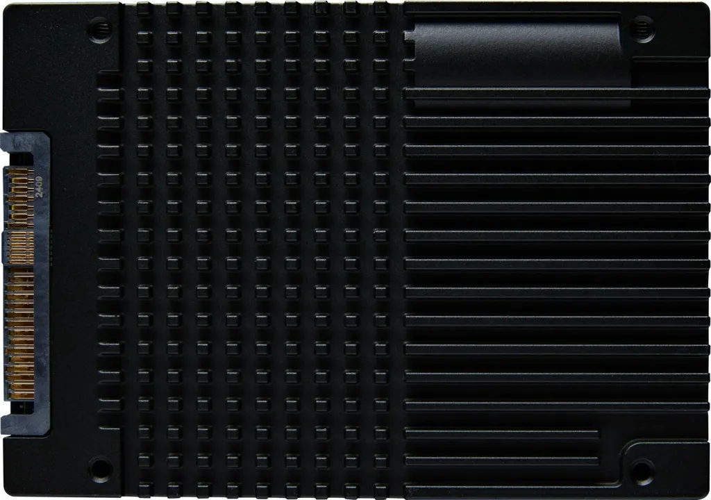 SSD Kingston DC3000ME 7.68TB U.2 PCIe 5.0, për servera - 2