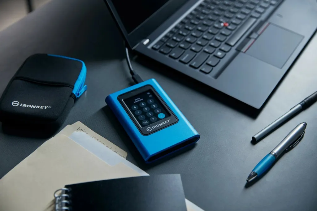 SSD i jashtëm Kingston IronKey Vault Privacy 80, 3.84 TB, Blue - 15