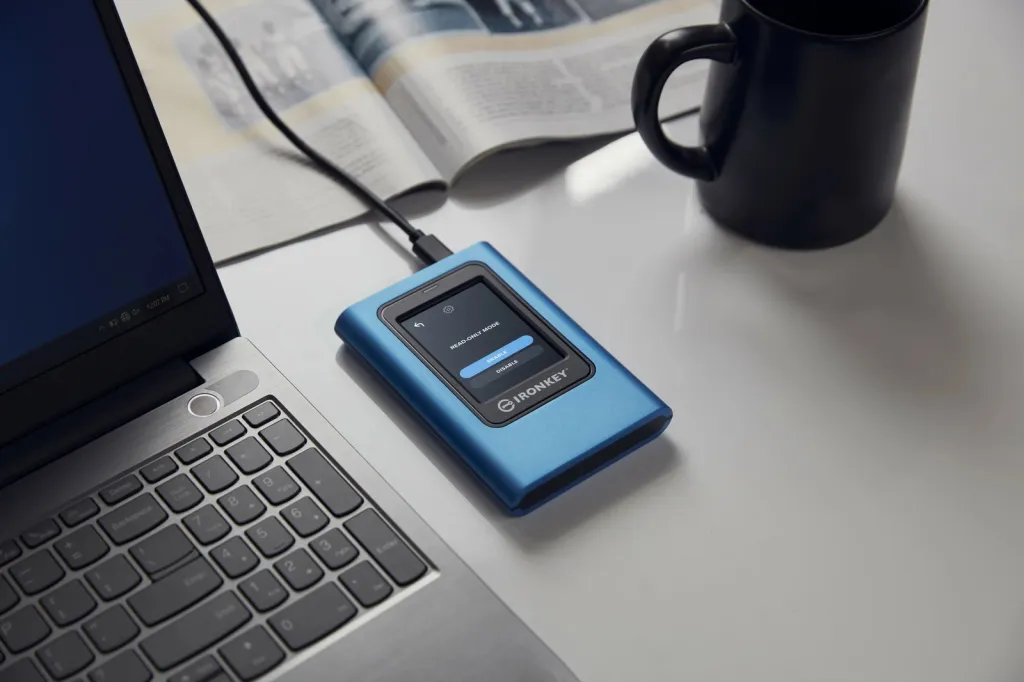 SSD i jashtëm Kingston IronKey Vault Privacy 80, 3.84 TB, Blue - 9
