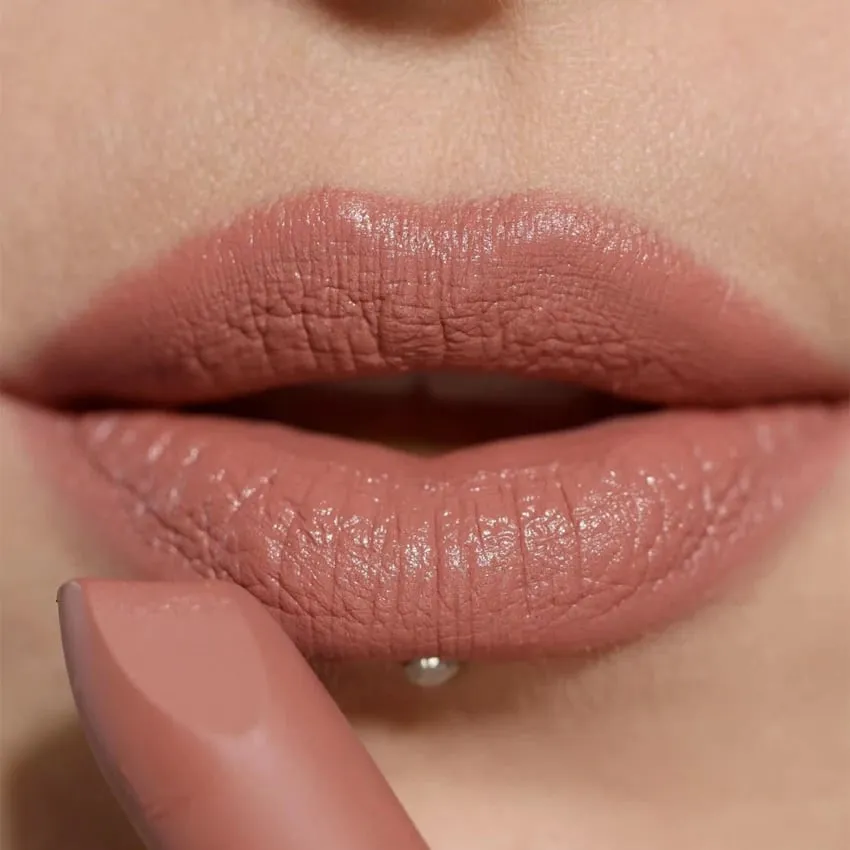 Revolution - Satin Lipstick Lip Allure - Wifey Dusky Pink - 2