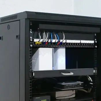 Patch panel Qoltec 19" RACK, 24 porta, 1U UTP, i zi