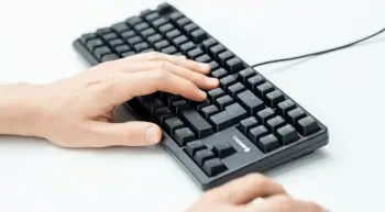 Tastierë Cherry G80-3000N RGB TKL, mekanike, me drita RGB
