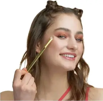 Brushë për hije Essence Disney The Lion King Simba, e artë
