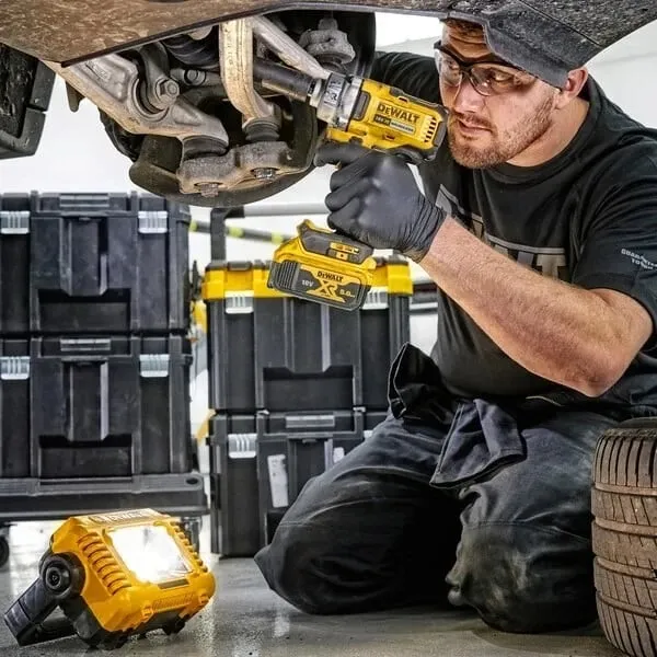 Dritë pune DeWALT DCL077-XJ, e Zezë dhe e Verdhe - 4