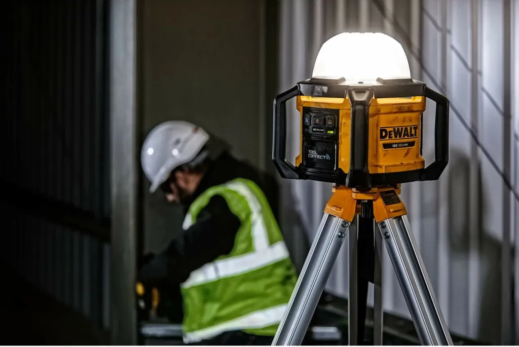 Llambë pune Dewalt DCL074-XJ, LED 18V XR, Tool Connect, e verdhë - 3
