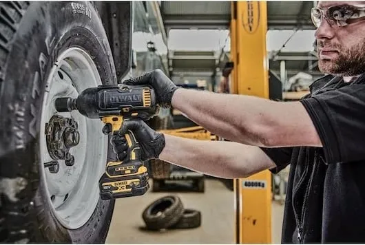 Çelës goditës me bateri Dewalt XR 18V, 1/2", 2x5.0Ah, i verdhë - 5