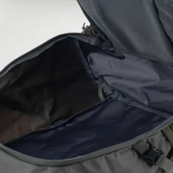 Çantë shpine Alpis, 35L, materiale ripstop rezistente ndaj ujit, e zezë