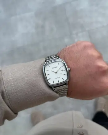 Orë dore Casio A159WA-N1, e argjendtë