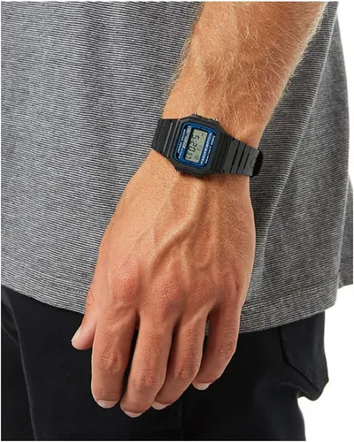 Orë dore Casio F105W-1A, e zezë - 2